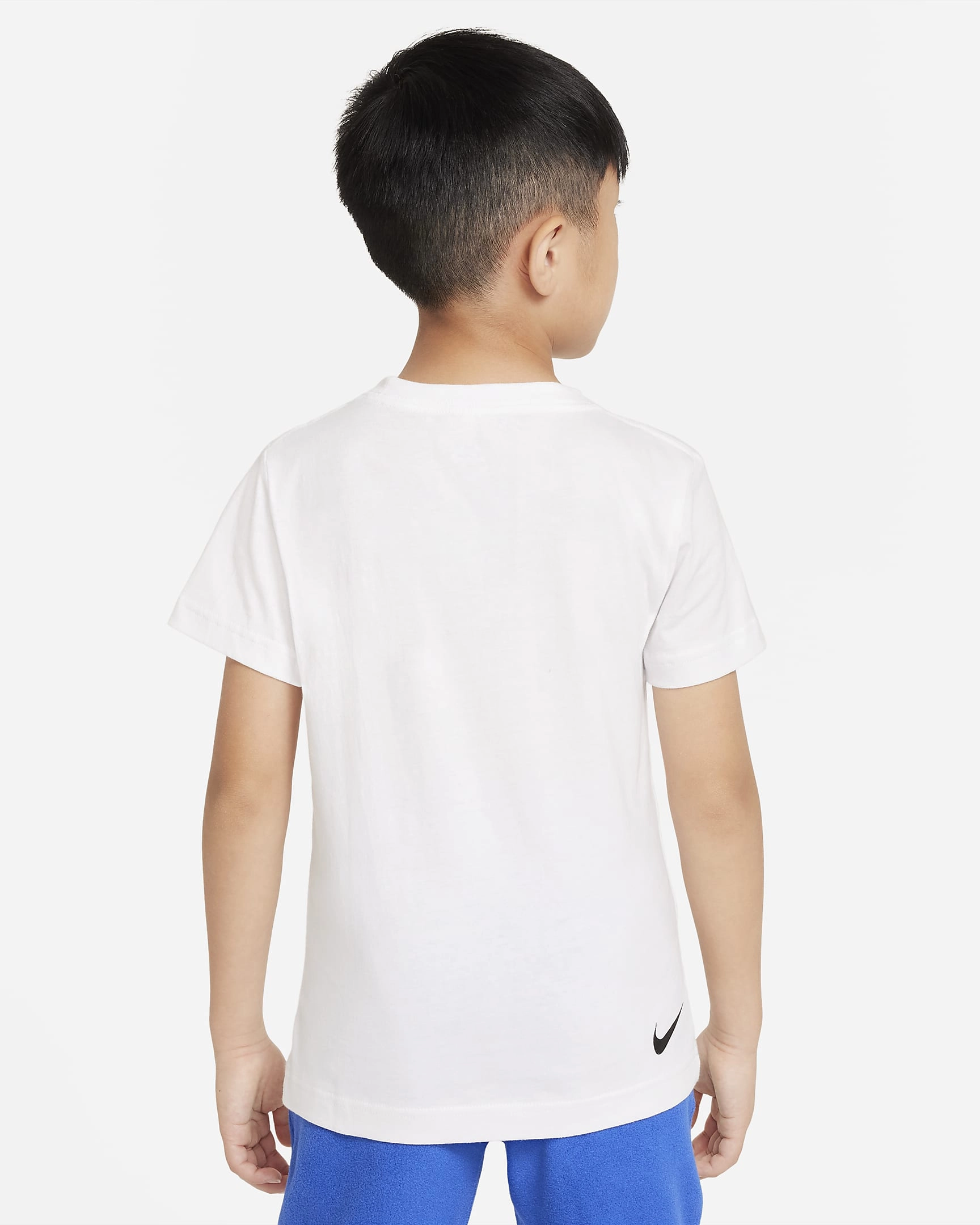 Abenteuerliche Nike Shirts für kleine Entdecker